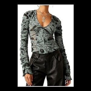 FREE PEOPLE THROUGH THE MEADOW TOP